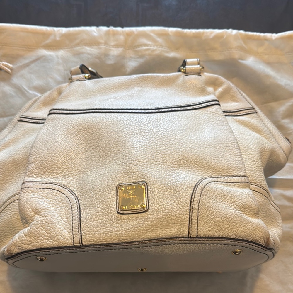 MCM Authentic Elegant Cream Handbag - Picture 2 of 16